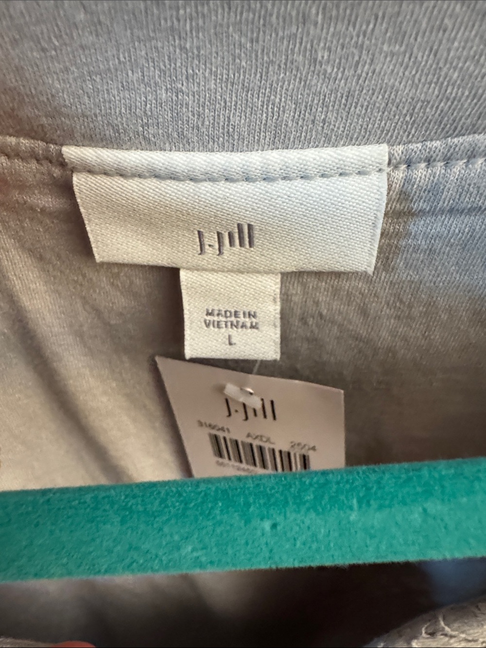 NWT J.Jill  Light Gray Eyelet V-Neck Puff Sleeve Blouse - Picture 2 of 7